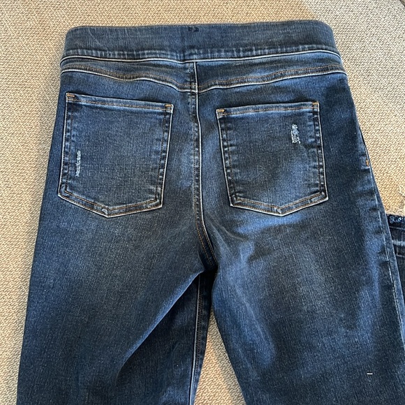 Like New SPANX Distressed Denim Leggings Size S/P - Picture 5 of 7